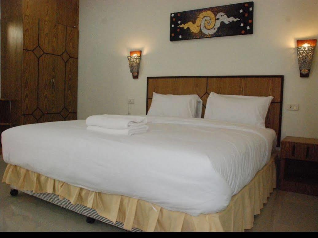 Ud Residence Udon Thani Esterno foto