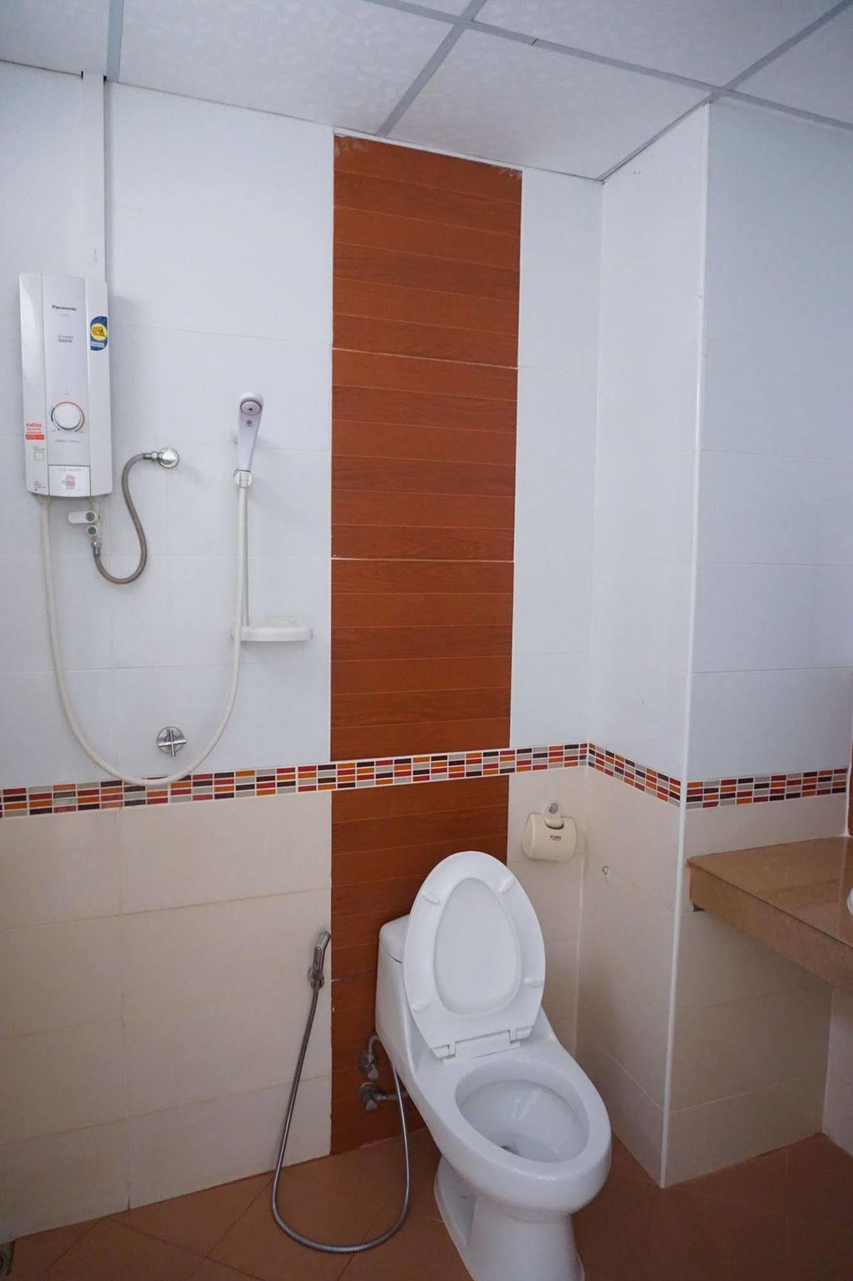 Ud Residence Udon Thani Esterno foto