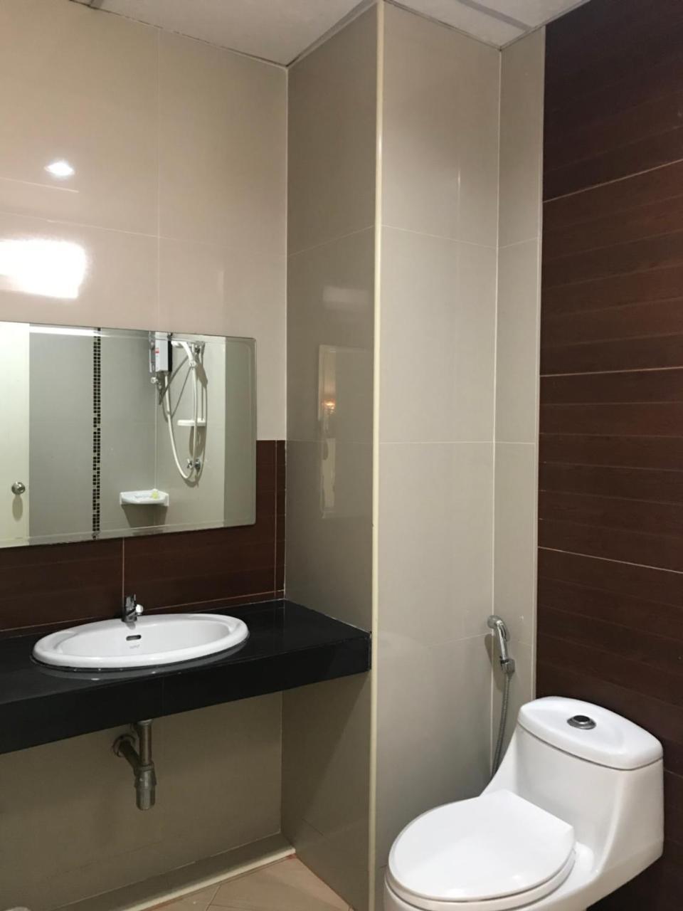 Ud Residence Udon Thani Esterno foto